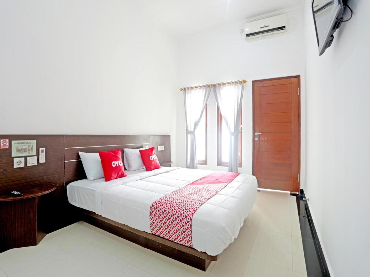 Oyo 90859 Cahaya Guest House Pesanggaran Eksteriør bilde