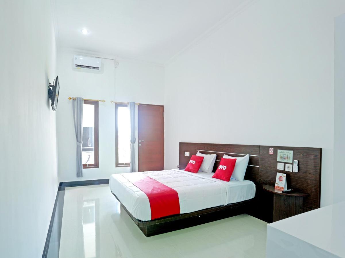 Oyo 90859 Cahaya Guest House Pesanggaran Eksteriør bilde
