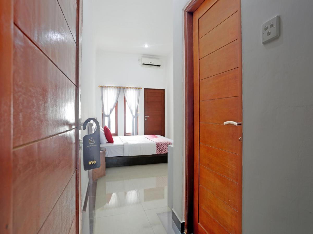 Oyo 90859 Cahaya Guest House Pesanggaran Eksteriør bilde