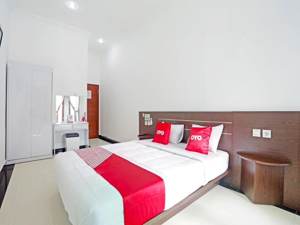 Oyo 90859 Cahaya Guest House Pesanggaran Eksteriør bilde