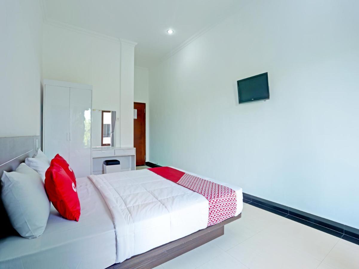 Oyo 90859 Cahaya Guest House Pesanggaran Eksteriør bilde